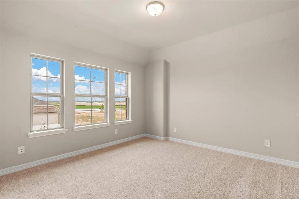 Note: Sample product photo. Actual exterior and interior selections may vary by homesite.