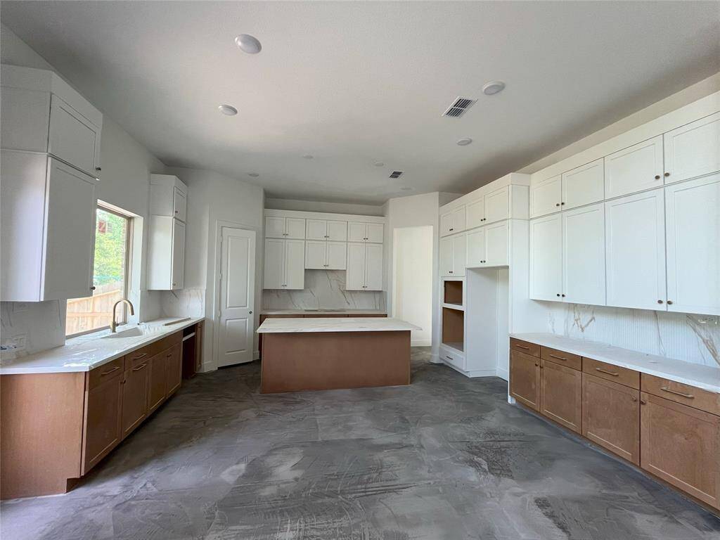 Huge Gourmet Kitchen