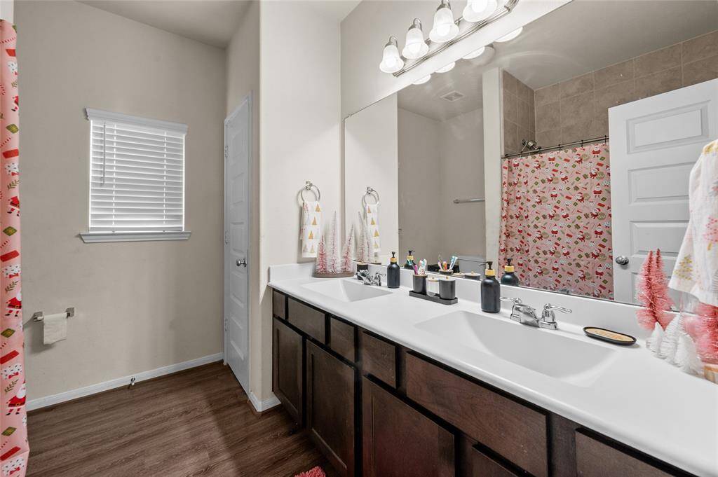 The secondary bathroom in the house