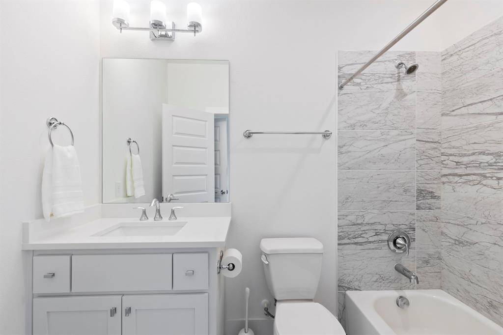 Secondary second story  ensuite.