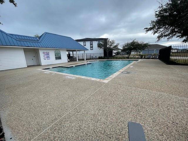 another view of the pool.