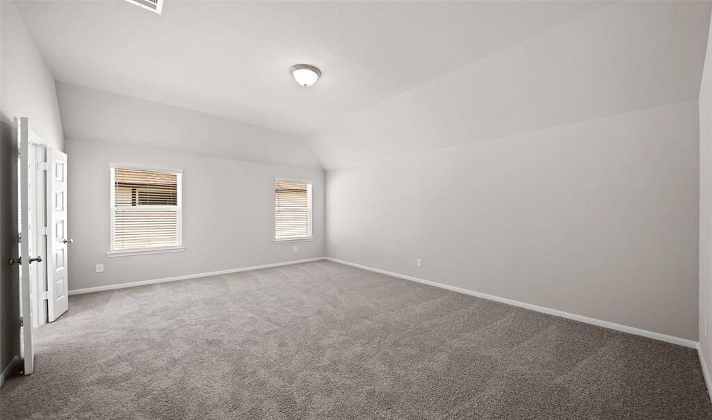 Spacious owner's suite (*Photo not of actual home and used for illustration purposes only.)