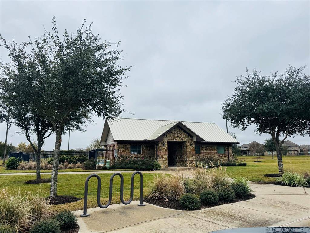 Shadow Grove Community Clubhouse!