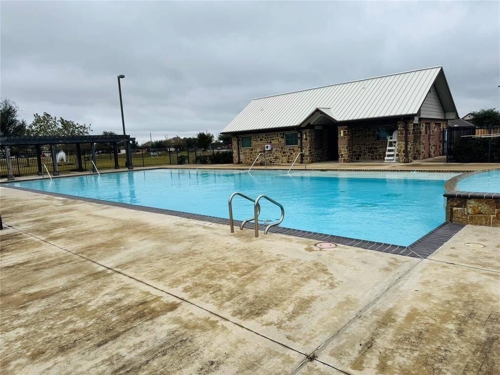 Shadow Grove Community Pool!