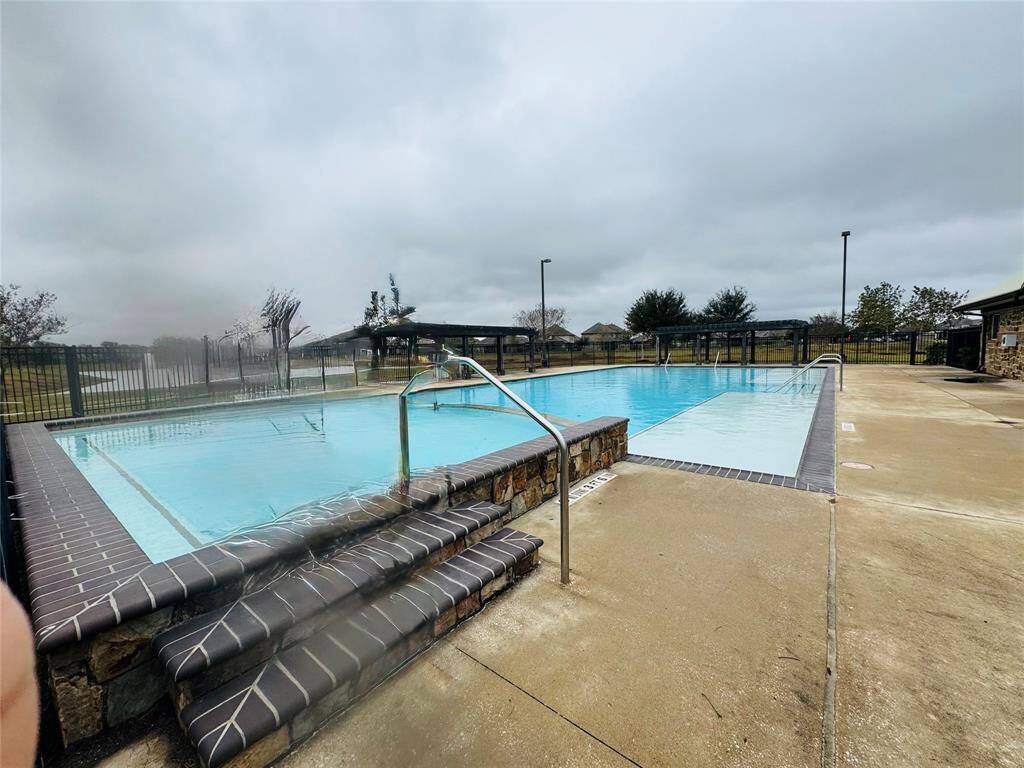 Shadow Grove Community Pool!