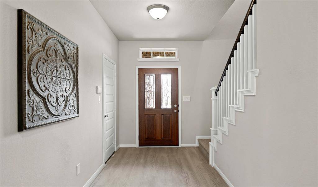 Inviting Foyer (*Photo not of actual home and used for illustration purposes only.)