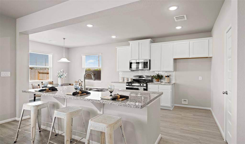 Lovely kitchen (*Photo not of actual home and used for illustration purposes only.)