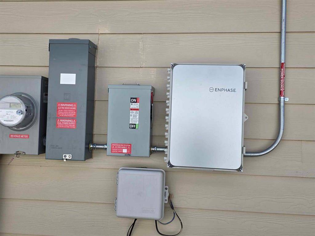 Transfer equipment for solar panels.