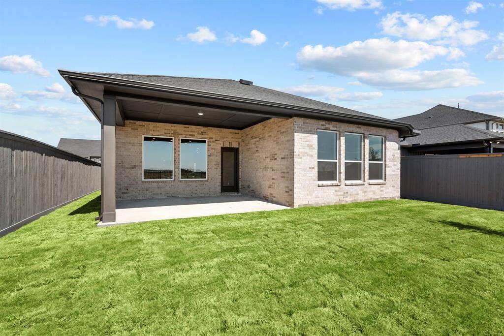 Welcome to The Brecken by David Weekley Homes. Move-In-Ready Now!