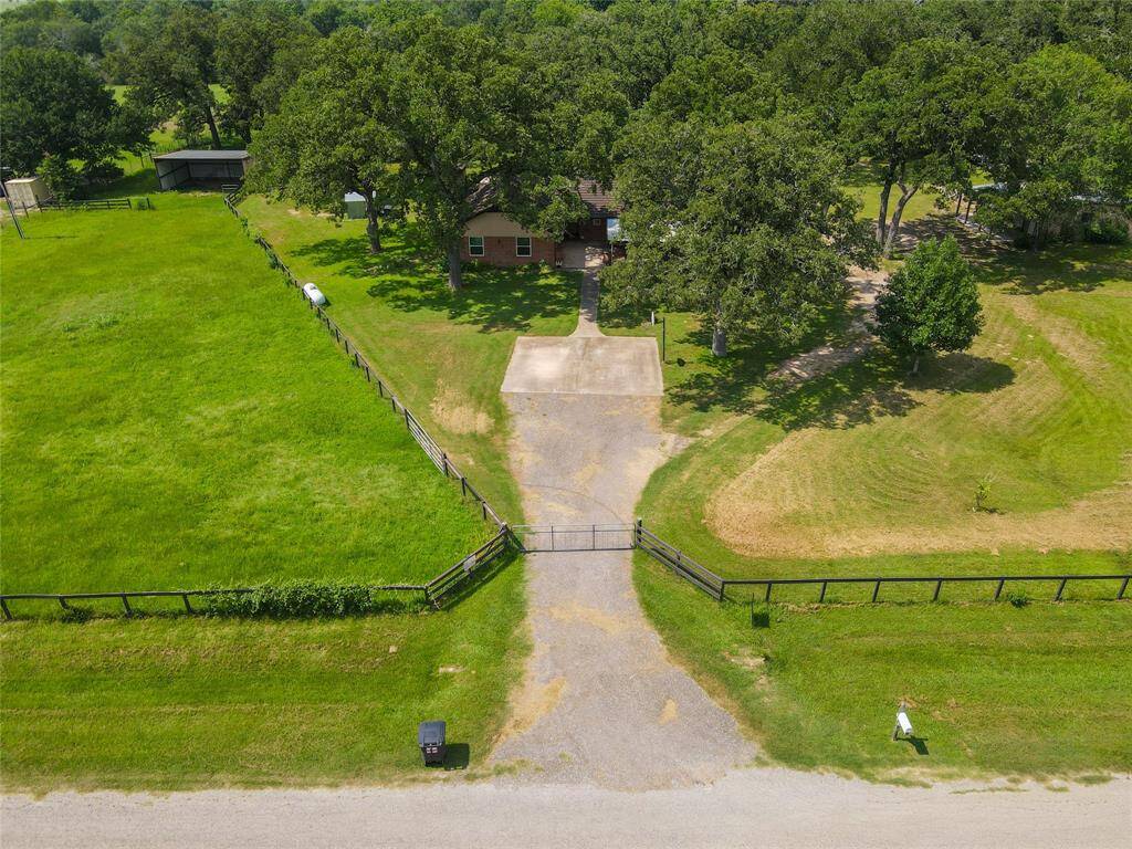 Conveniently located in Hempstead TX.