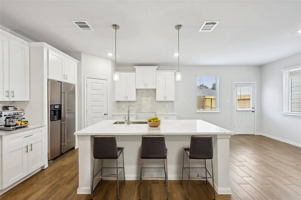 The design permits simple adjustments to match your lifestyle requirements.