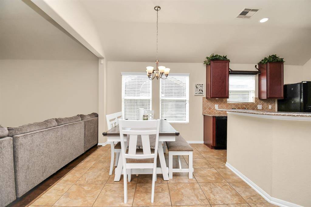 Perfect for casual dining and entertaining.