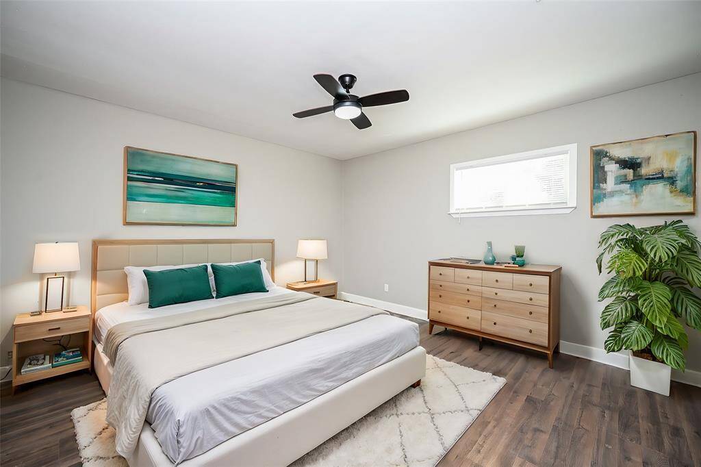 You'll love this handy closet! It's perfect for you