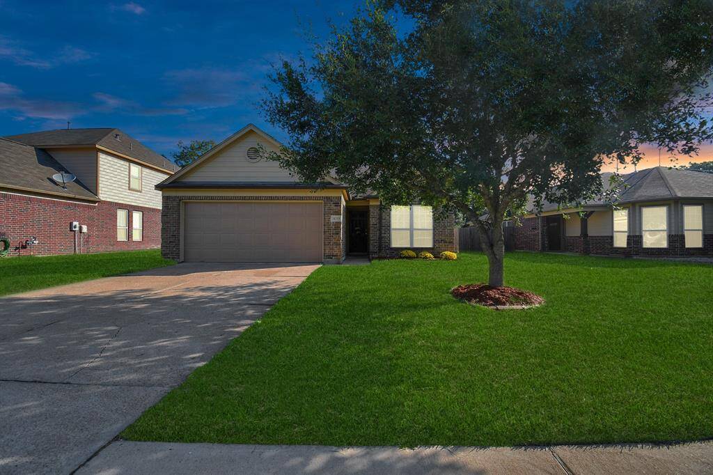 Welcome to your dream home in the heart of Briarwood Crossing!