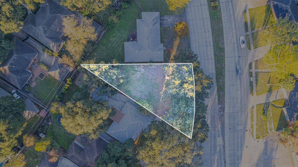7000 Sqft + lot