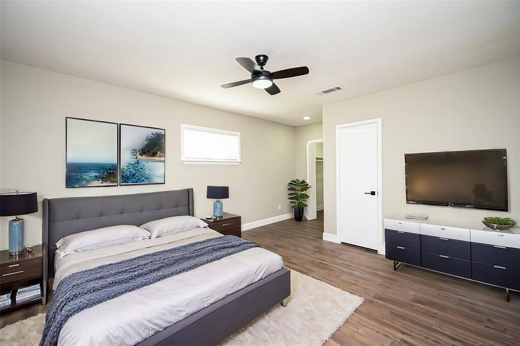 Sunshine streams in through the windows, filling the space with a cozy and welcoming vibe!