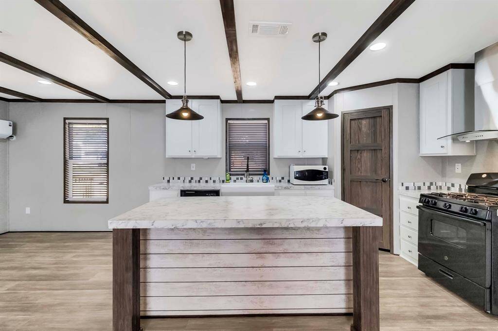 farm house accents throughout!