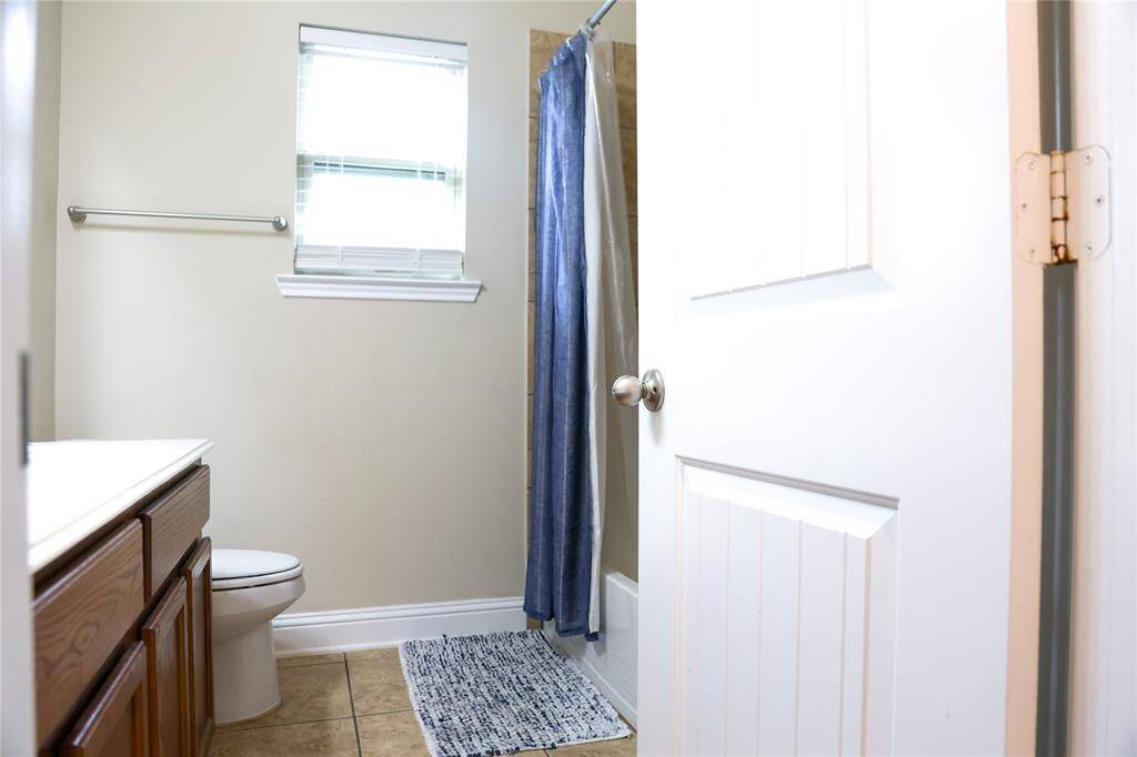 2nd floor bathroom