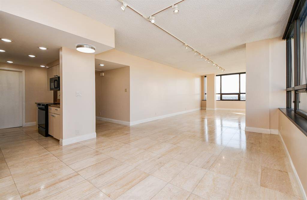 View of lengthy living area (almost 40')