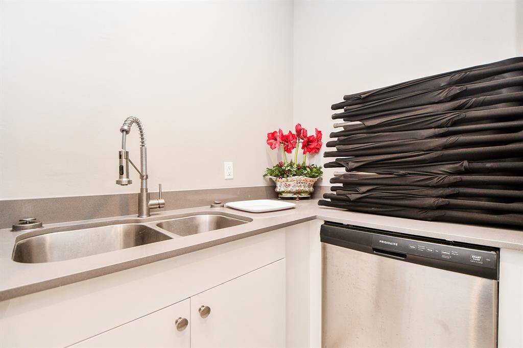 Catering kitchen with sink & dishwasher