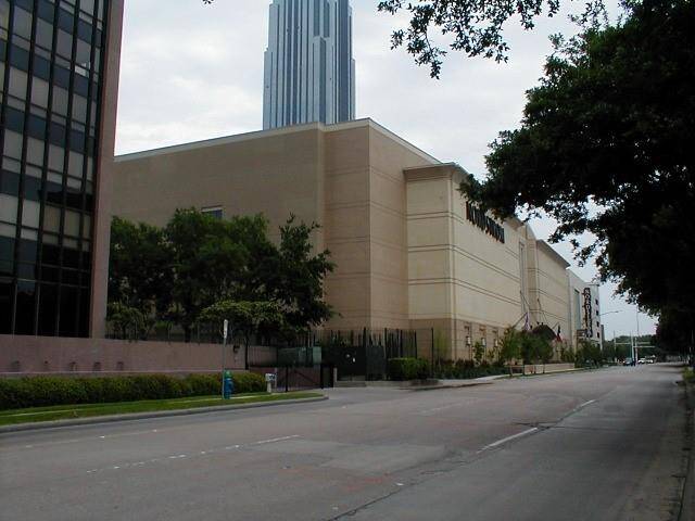 Next door, literally, to Nordstrom. Oxford on left and Nordstrom on right of photo