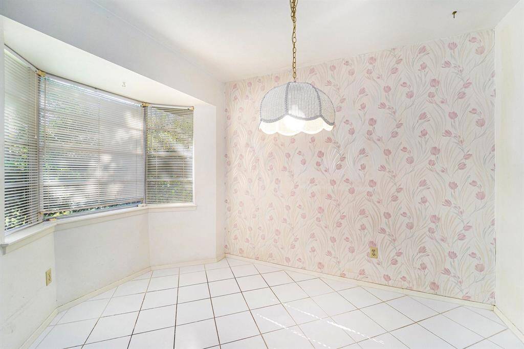 Wonderful dining area has great bay window