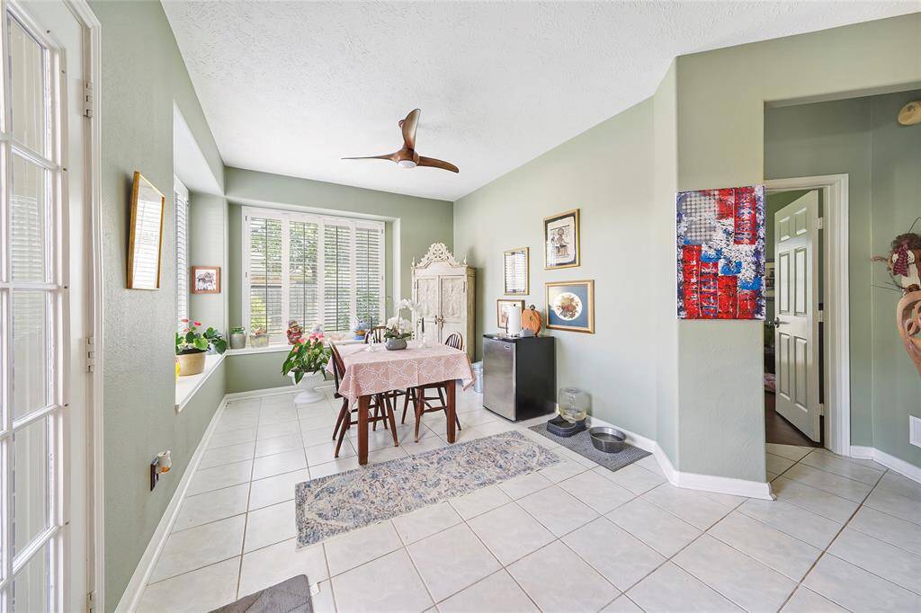 Breakfast nook
