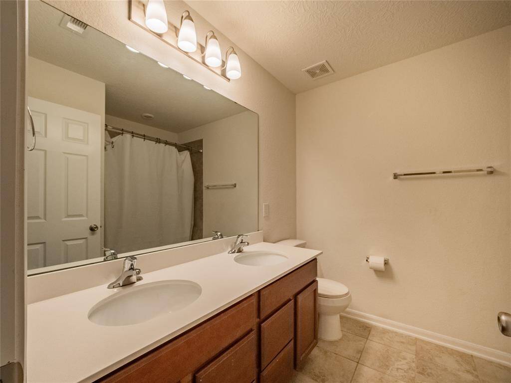 2nd bathroom upstairs this one has double vanity