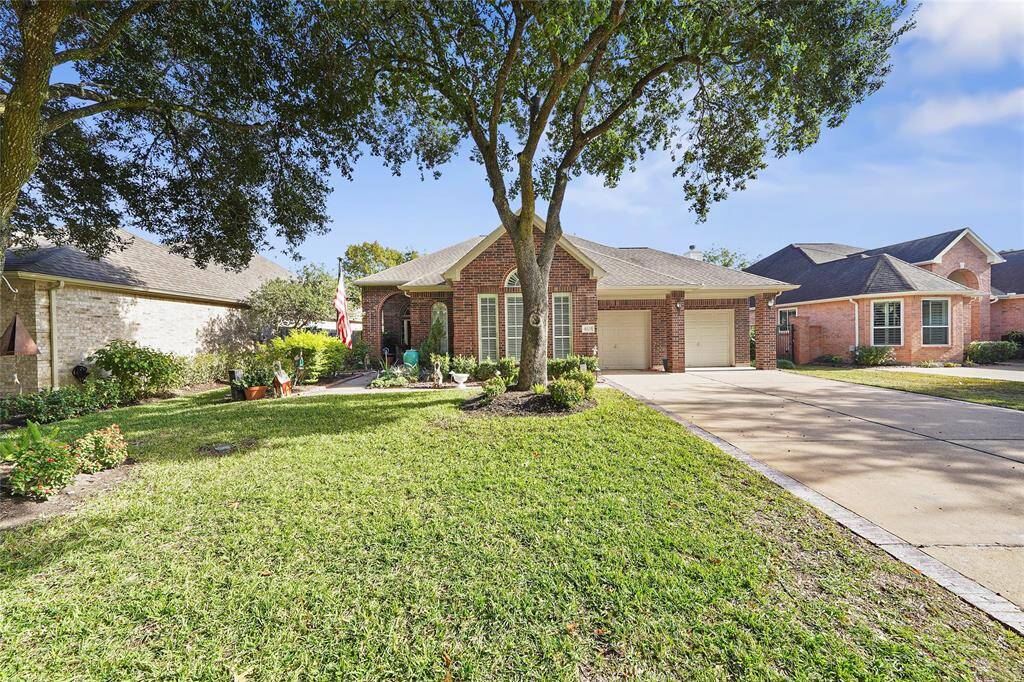Over-sized driveway for 2 car garage