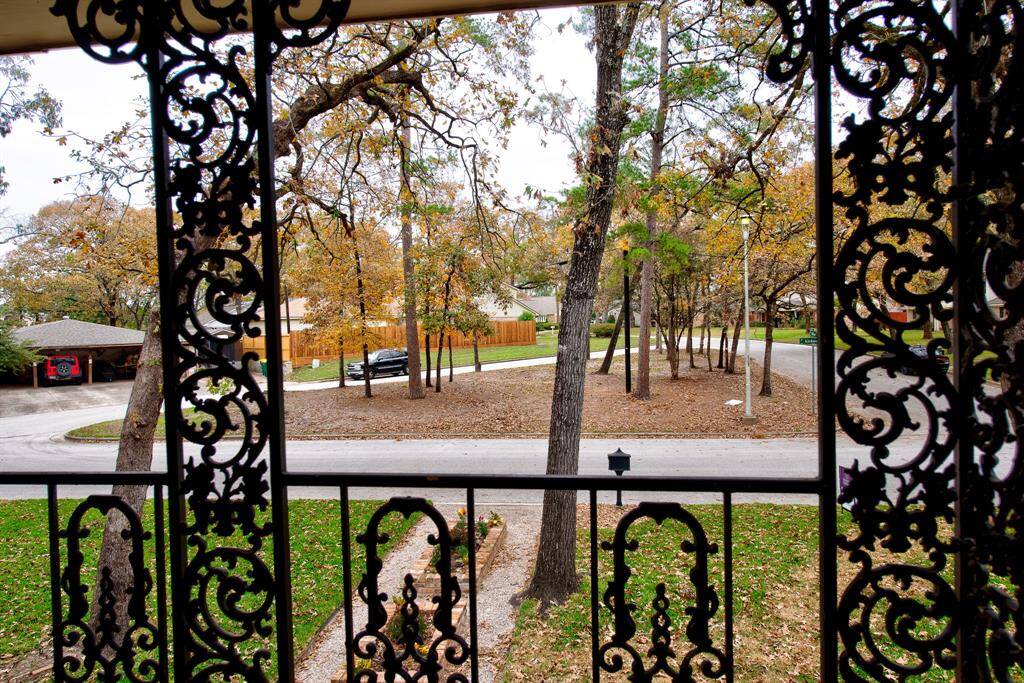 The balcony overlooks the front yard and the park acroos the street.  If you need a place to relax and read a good book you can't find a better place.
