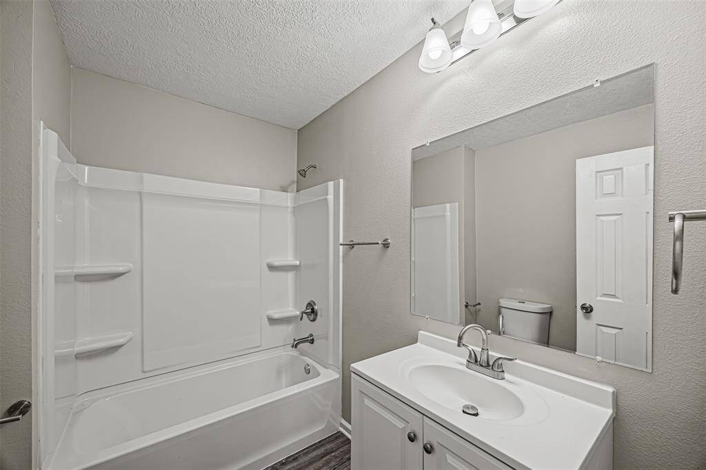 Secondary Full Bath