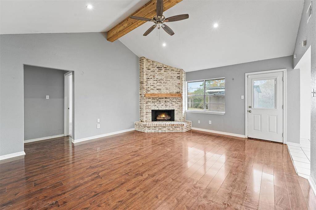 LIVING AREA.