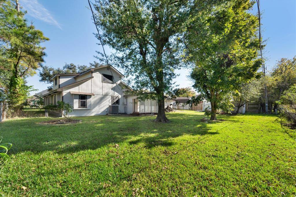 Look at the size of this backyard! Over a quarter acre of land for you to enjoy!