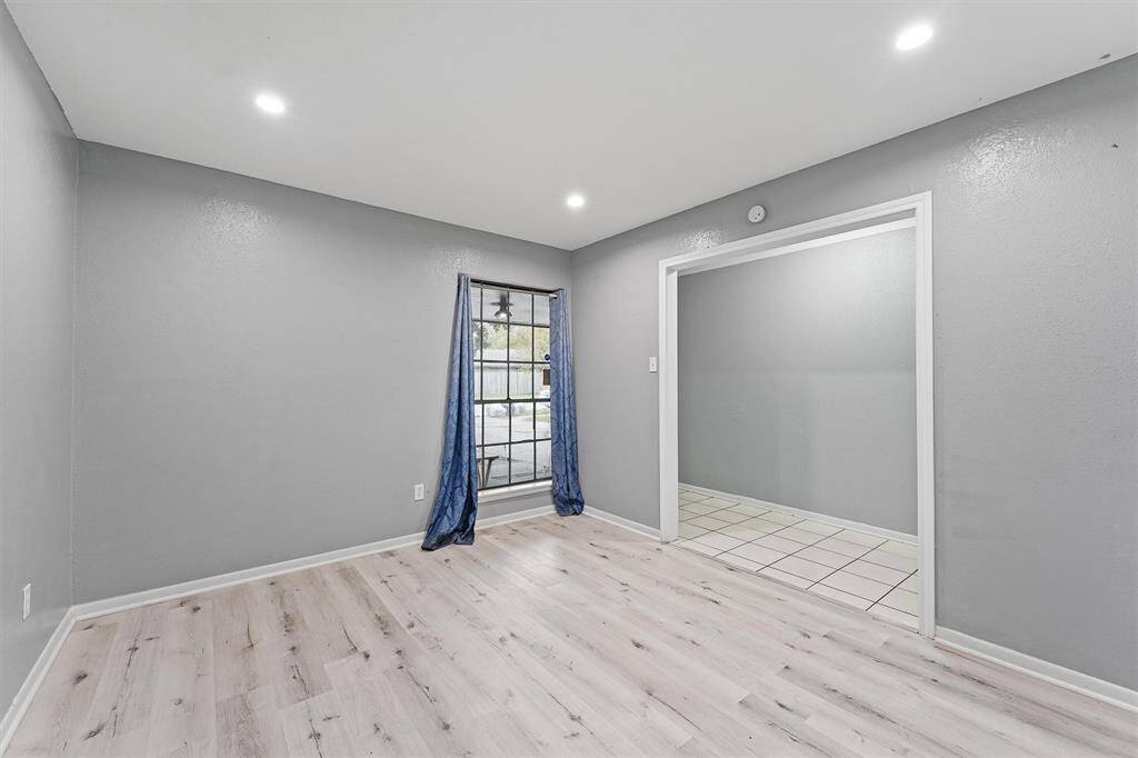 OFFICE/FLEX ROOM.