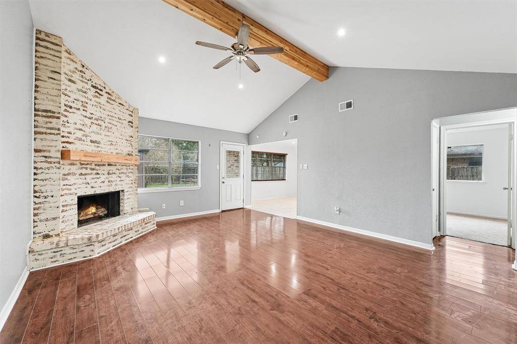LIVING AREA.