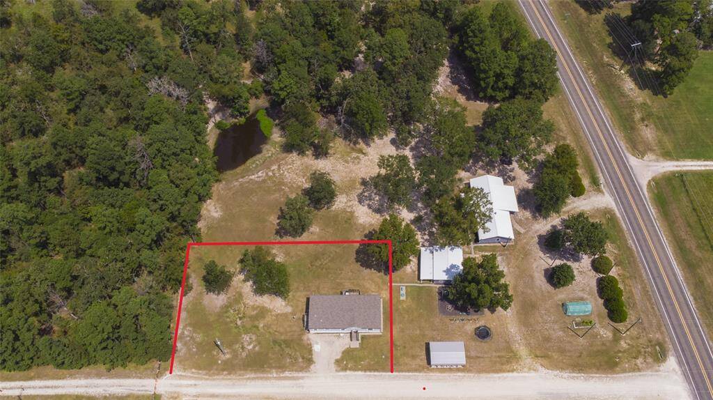 This is an approximate outline of the 1/2 acre of land. Lots of room to roam, garden, etc.