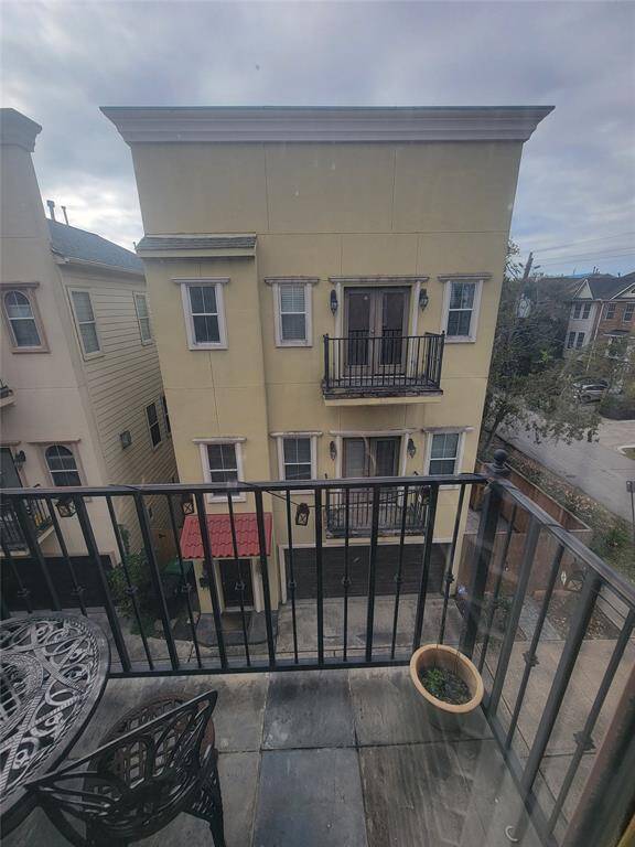 3rd level deck view