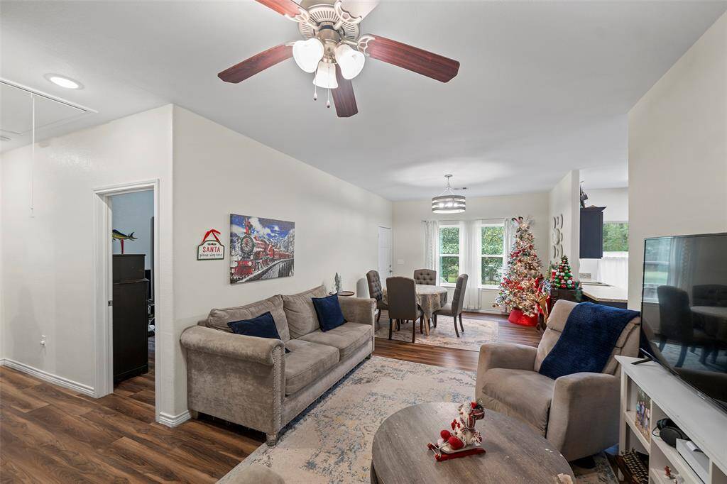 Open Concept Living/Dining