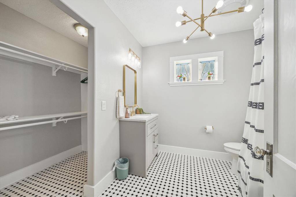 Bedroom 3 bathroom with walk-in closet to the left