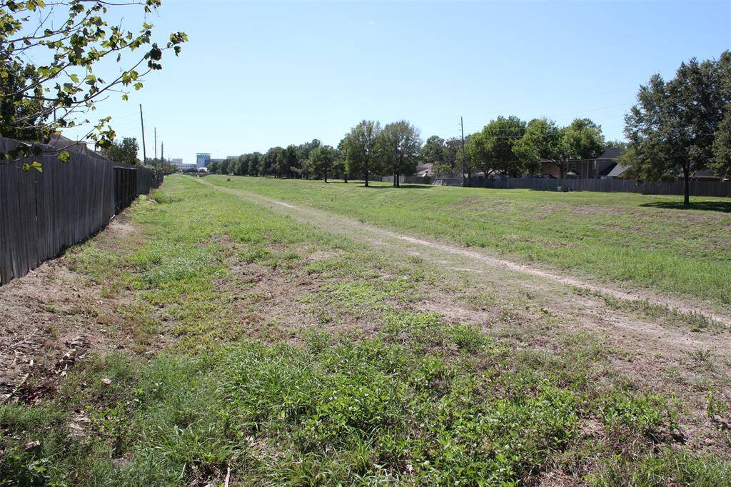 Great Jogging/Walking Trail behind the Home