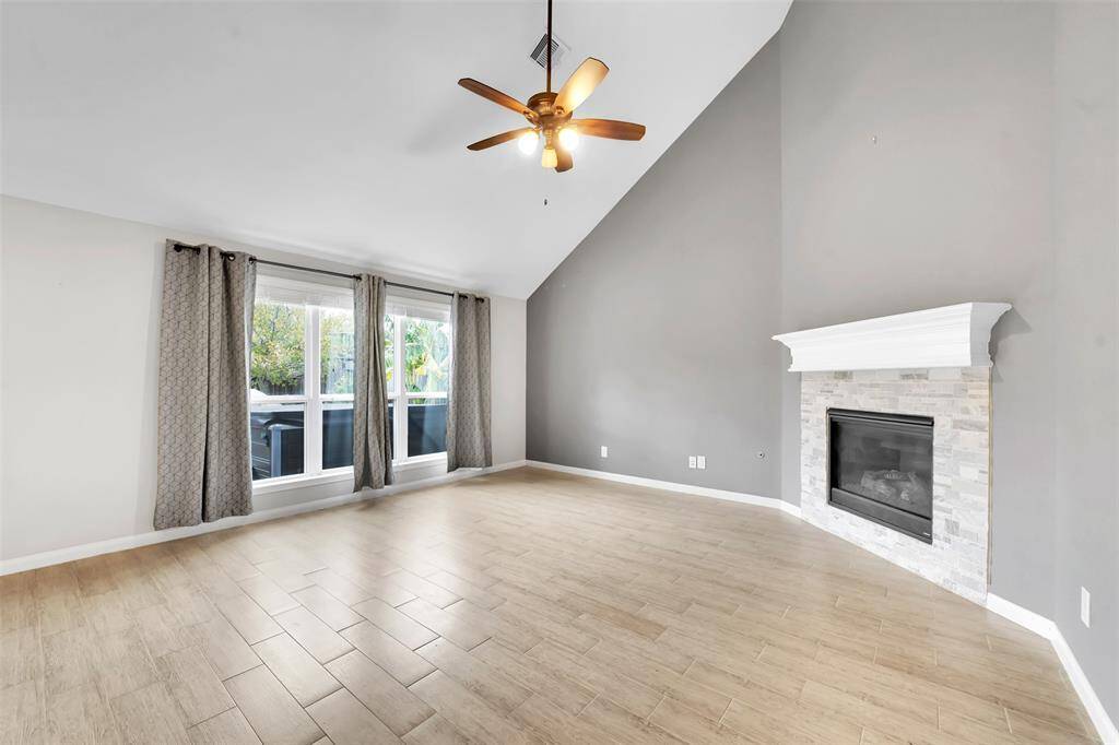 Great Flooring, Gas log Fireplace