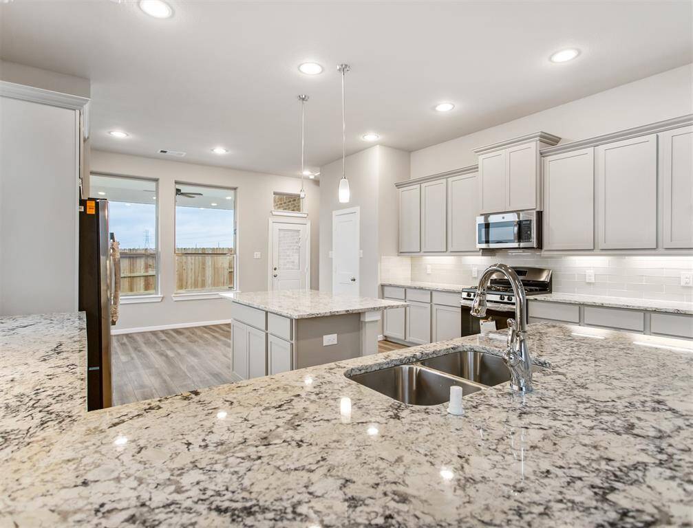 Photos are REPRESENTATIVE of the floorplan and NOT of the actual home. Selections and finishes will vary.