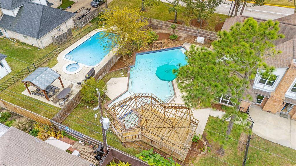 Pool aerial