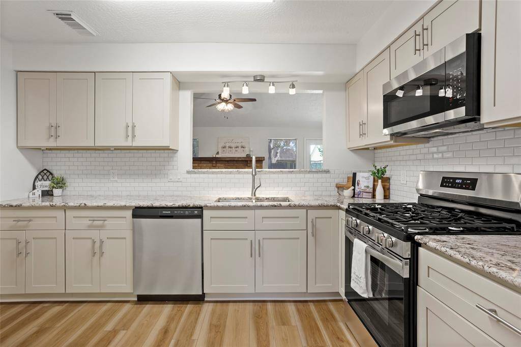 Another view of this amazing kitchen!