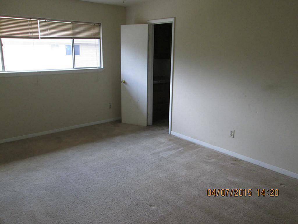 Front bedroom also has a large walk-in closet
