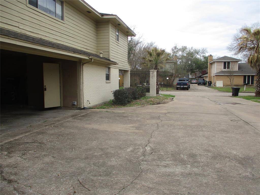 Extra storager space inside the carport. Can enclose to make a garage for an extra $30/month