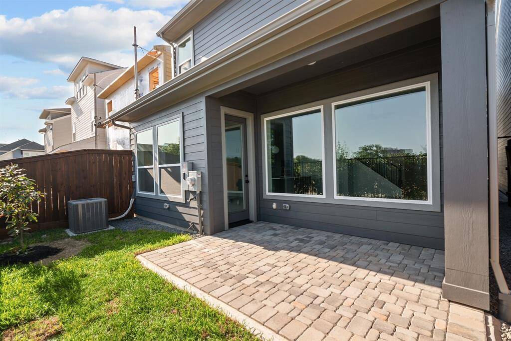 Welcome to The Bermuda by David Weekley Homes. Move-In-Ready Now!