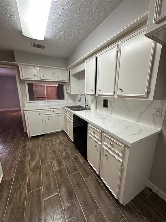 Kitchen with plenty of counter space