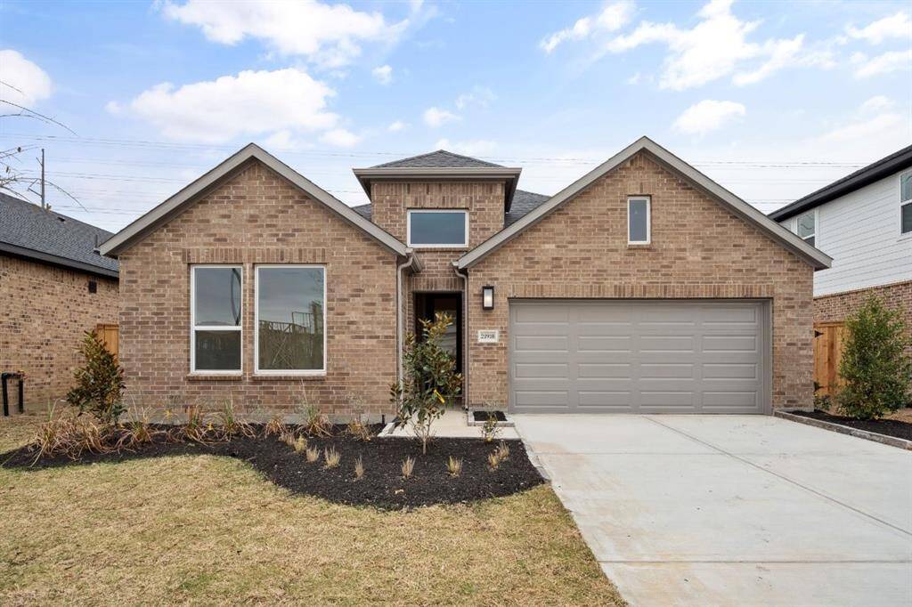 21918 Wycombe Terrace ~ Ready Now