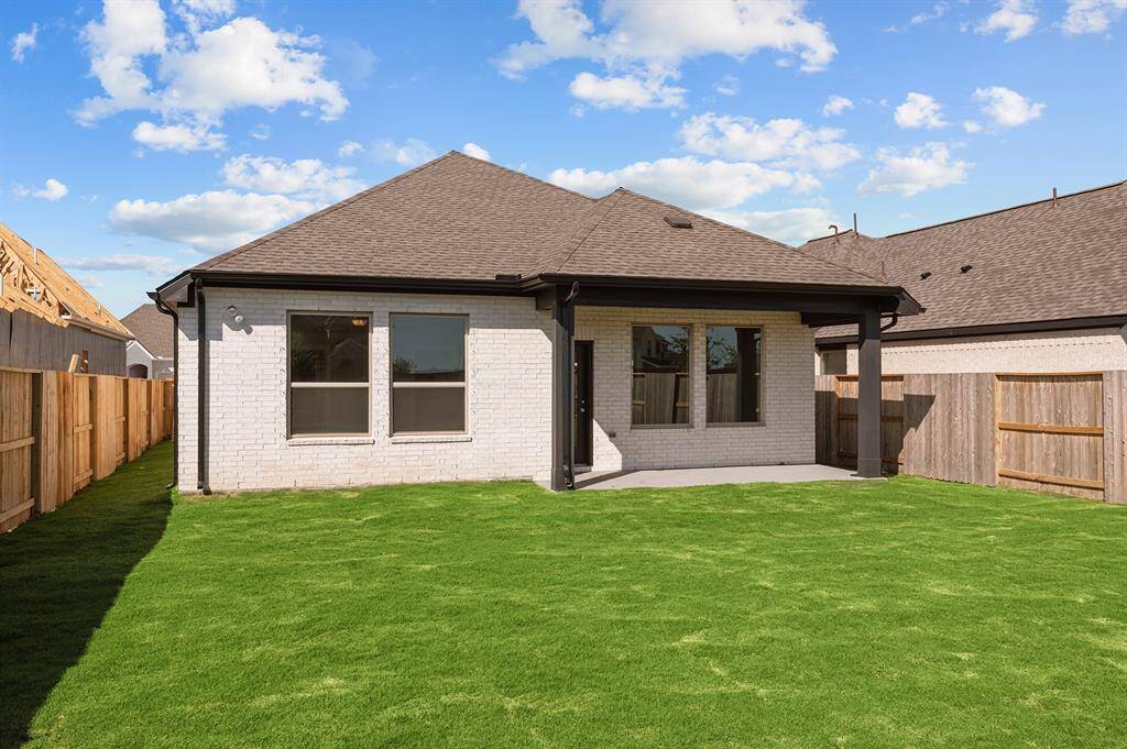 Welcome to The Penmark by David Weekley Homes. Move-In-Ready Now!